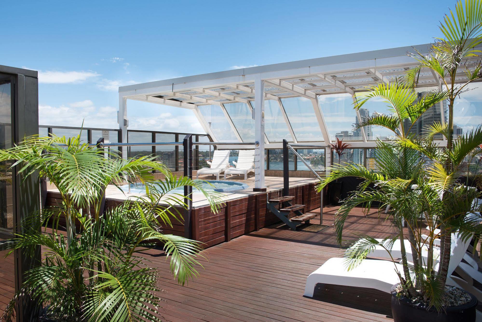 Tiki Hotel Apartments Surfers Paradise Gold Coast Extérieur photo